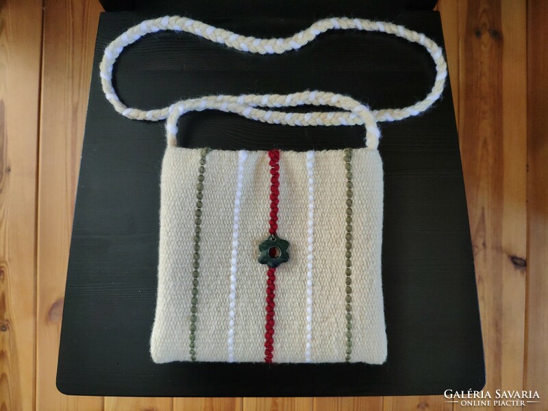 'EGYSZERŰEN MAGYAR' kézzel szőtt gyapjú táska/tarisznya nemzeti színekben