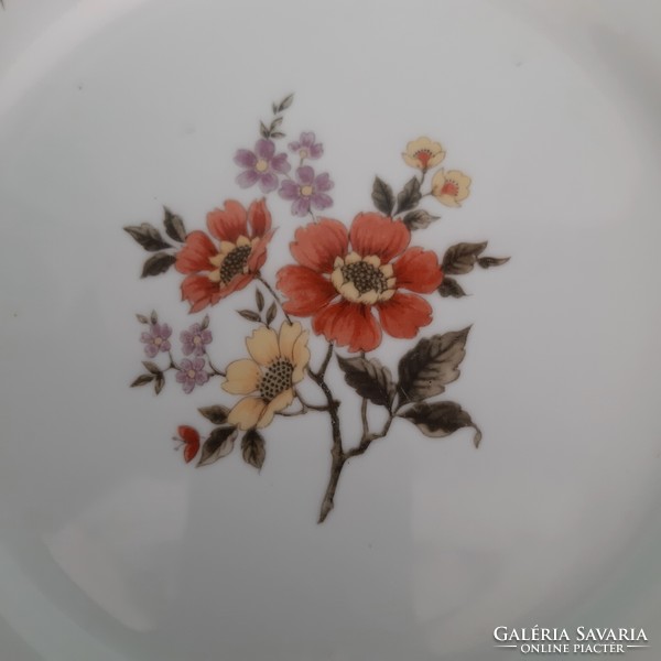 Kínai porcelán tényér, sárga virág mintával