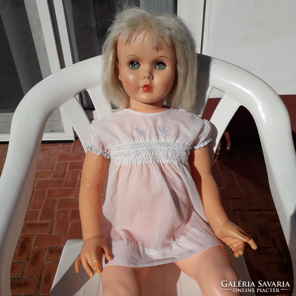 Retro walking doll, walking doll, life-size, with original clothes, plastic/rubber body.