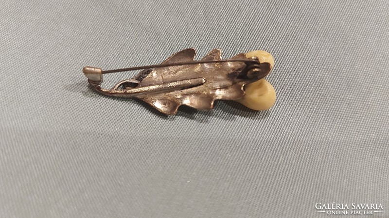 Antique silver hunting brooch or badge with deer teeth