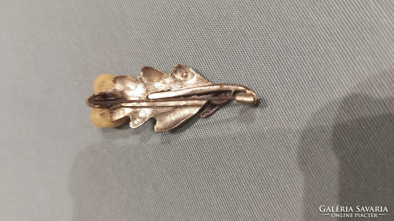 Antik ezüst vadász bross, vagy kitűző őz fogakkal