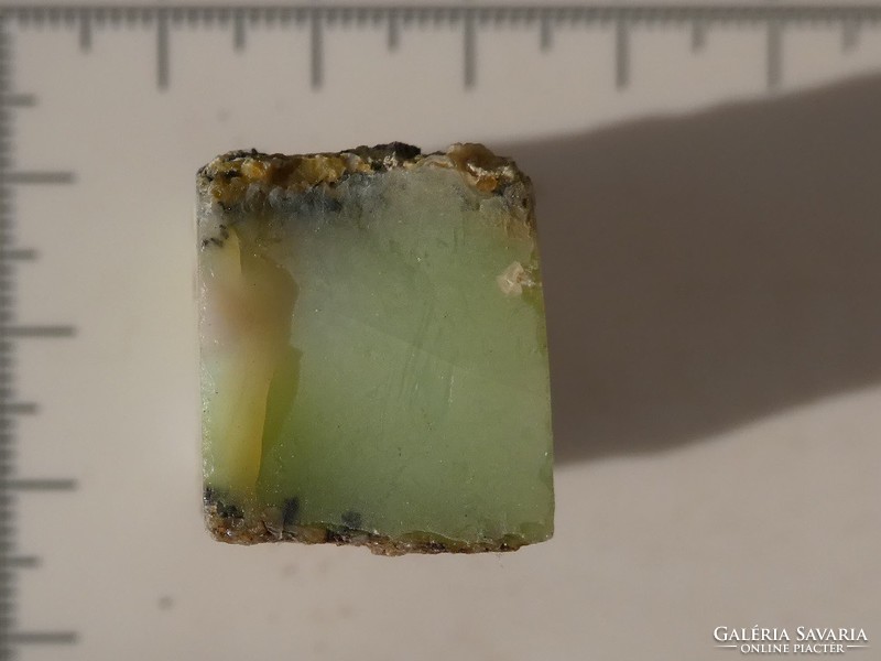 Természetes Krizopráz mintadarab. Gyűjteményi ásvány ausztrál lelőhelyről. 19 gramm