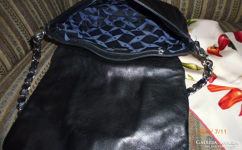 Women's coccinelle ..Genuine leather bag.