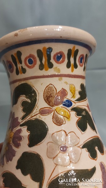 Nagy Bozsik váza sérült