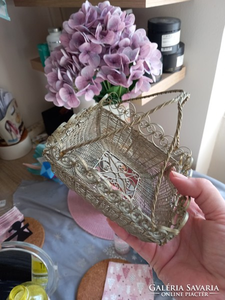 Year-end sale! Beautiful antique basket with silver wire