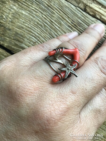 Silver ring decorated with noble coral