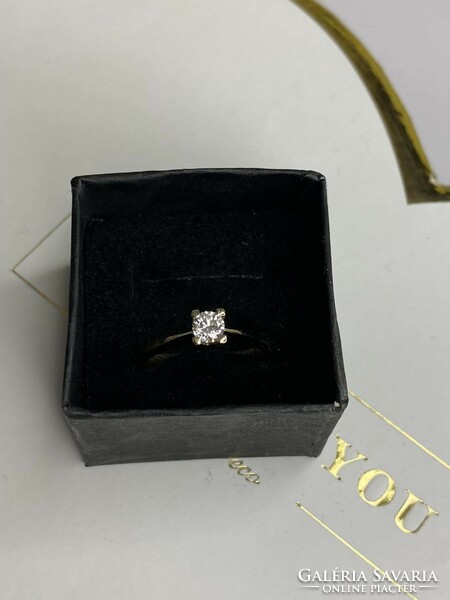 Excellent condition, white gold diamond ring, size 50. It comes with a gemstone identification certificate.