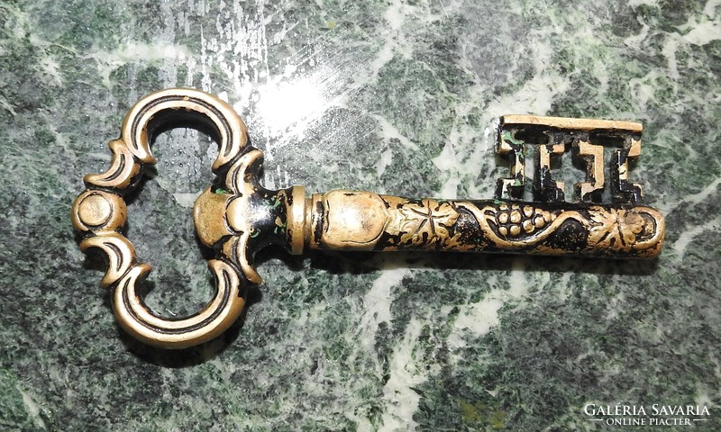 Bottle opener and corkscrew - copper decorative key - baroque copper key unscrewed corkscrew