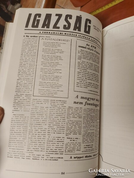 1956 a sajtó tükrében, nagy alakú könyv, ajándékozható!