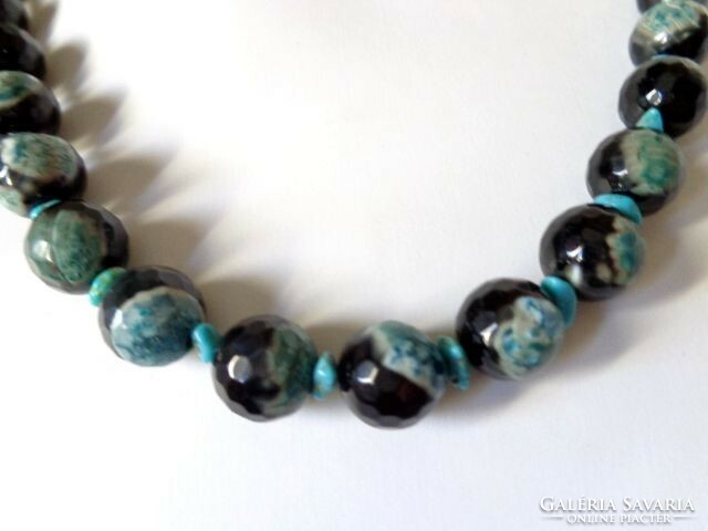 Agate and turquoise beads necklace