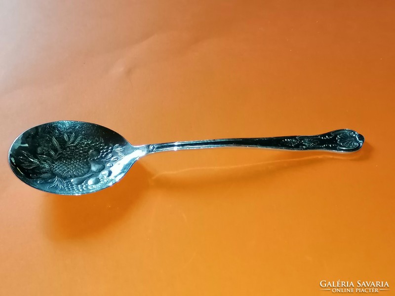 Decorative shell scoop or dessert ladle