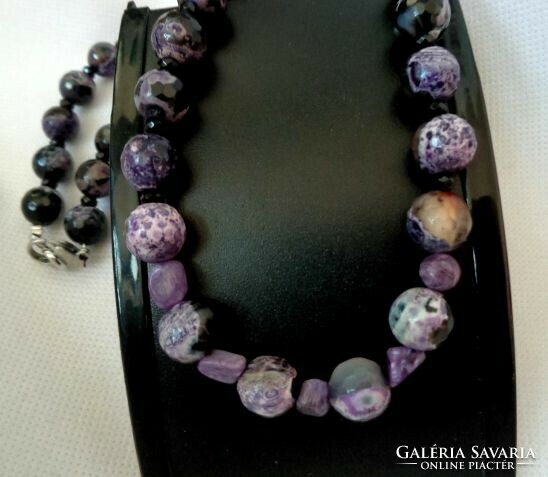 Agate and czaroit beads necklace