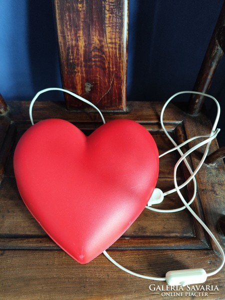 Retro heart wall lamp