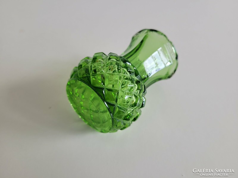Régi üvegváza zöld kis váza