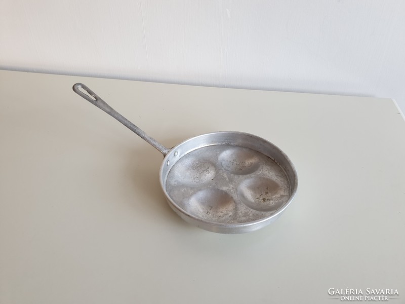 Régi tarkedli sütő retro alumínium cseh fánksütő serpenyő