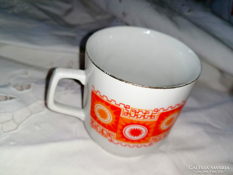 Zsolnay retro mug 18.