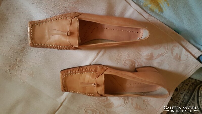 Moccasin leather shoes in good condition, Italian brand, good quality ---- good price----