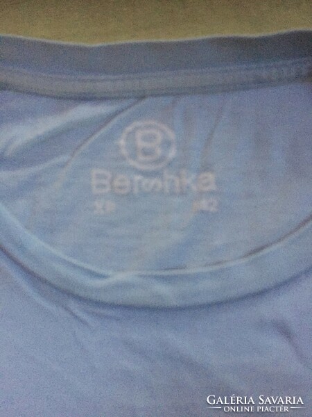 Bershka short sleeve men's t-shirt size XL