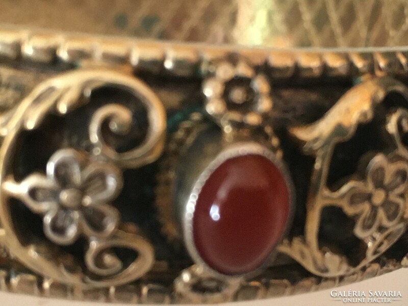 Silver-gilt bracelet decorated with carnelian cabochons