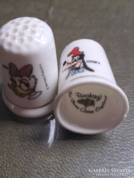 Angol porcelán gyűszű Disney Daisy kacsa és Goofy kutya