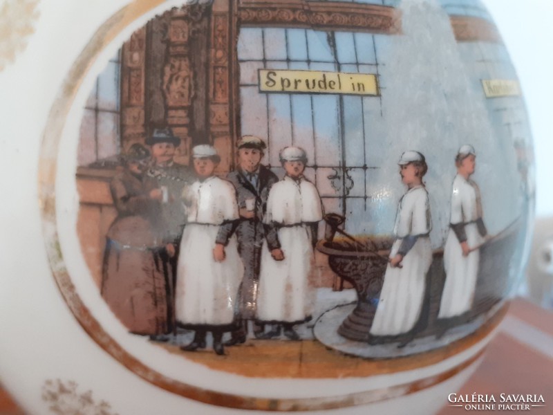 Régi porcelán kancsó Karlsbad gyógyvizes kiöntő karlsbadi fürdő jelenetes emléktárgy