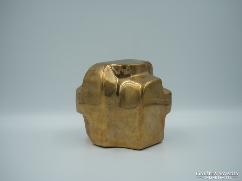 Jecza Péter: Ölelkezés, szignózott bronz szobor