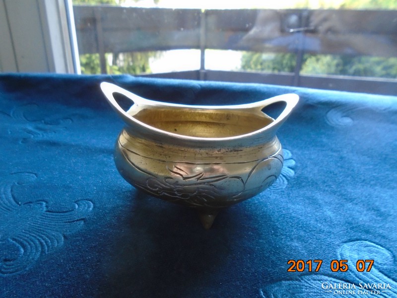 Antique Chinese Han dynasty bronze censer with Apocryphal Xuande age mark