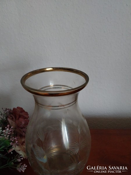 Glass vase