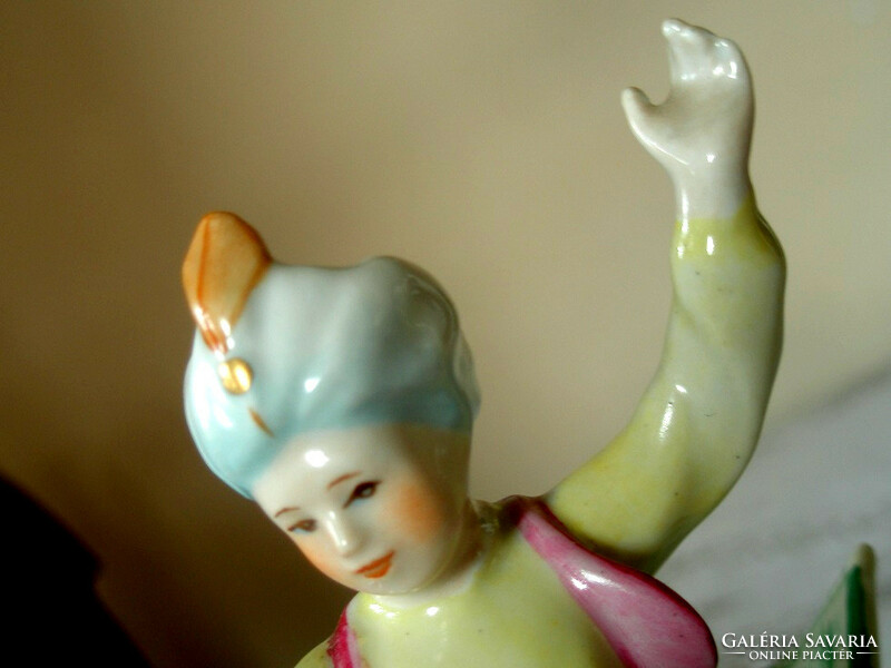 Drashe Aladdin porcelain figure - hand painted - designed by Miklós Veress in 1929