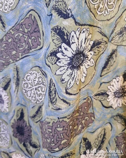 Vintage shawl 87x87 cm. (3178)