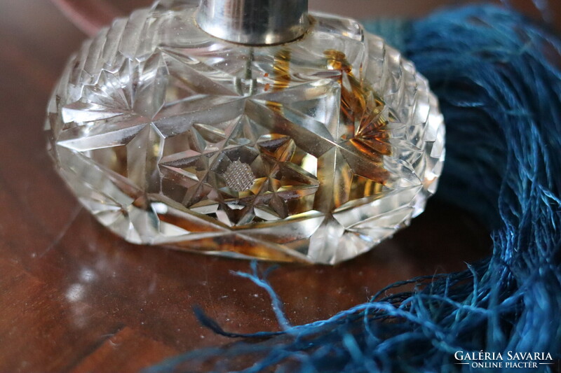 Cut crystal pump perfume