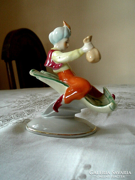 Drashe Aladdin porcelain figure - hand painted - designed by Miklós Veress in 1929