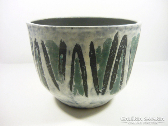 Gorka livia, retro 1960 with black and green motif 20.1 Cm artistic ceramic pot, flawless! (G048)