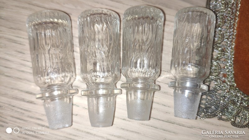 4 pieces of vintage perfume bottles