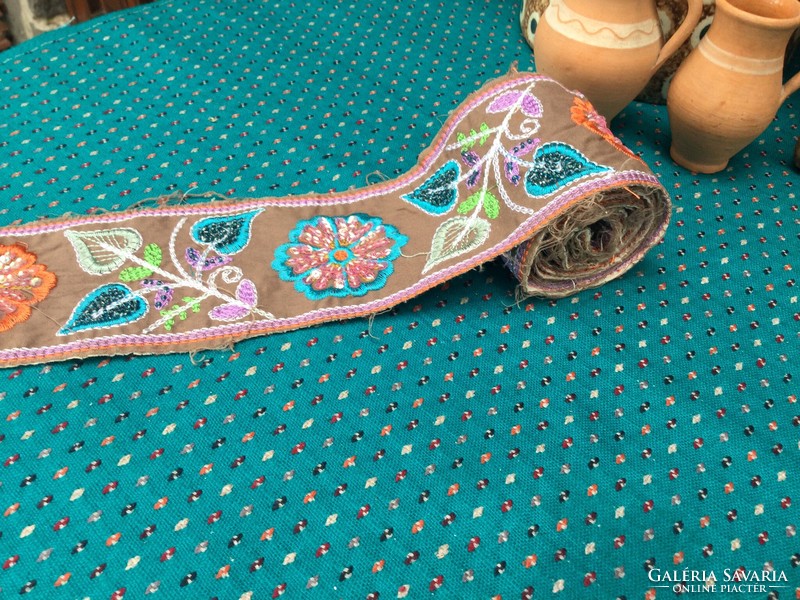 Long ornate embroidered textile decor strip ribbon for the bottom of the dress curtain bedspread