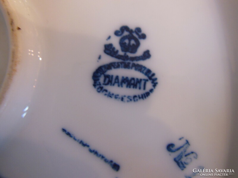 Cover - porcelain - diamond - 23 cm - inside size 19 cm - old - snow white - perfect