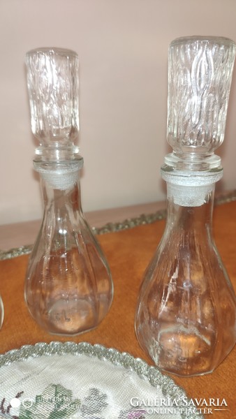 4 pieces of vintage perfume bottles