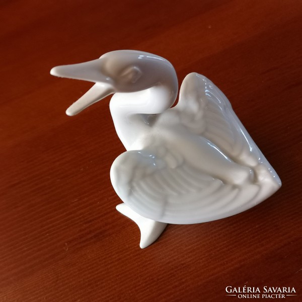 Herend white swan, porcelain bird