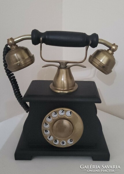 Retro reproduction telephone