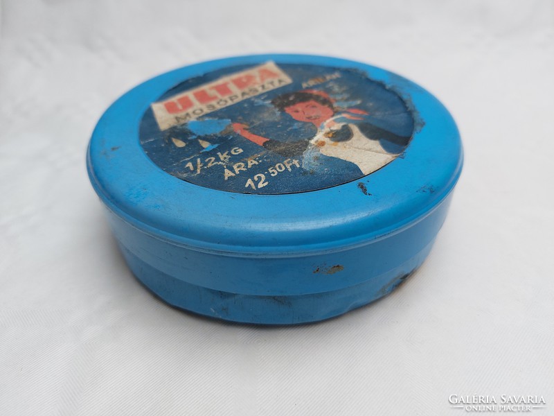 Retro ultra washing paste in blue plastic box