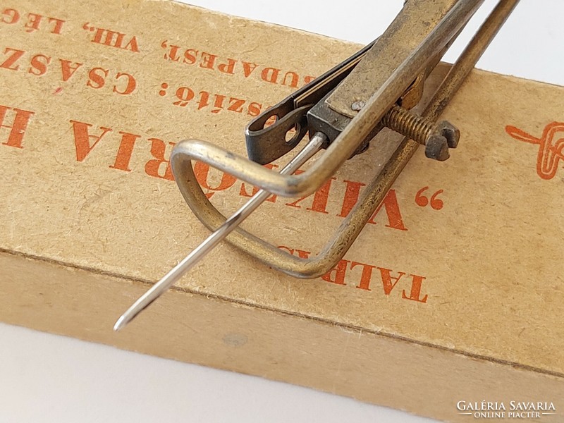 Régi Viktória hímzőgép kézi hímző vintage eszköz