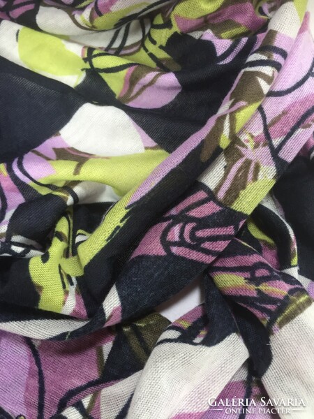 Round scarf with abstract pattern, tube scarf