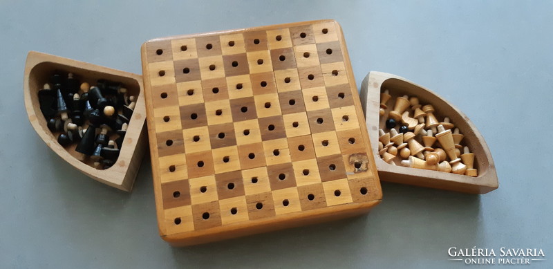Traveling mini chess with drawer