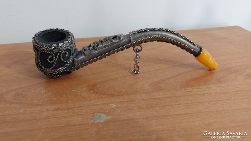 (K) oriental pipe, with metal decoration, like new