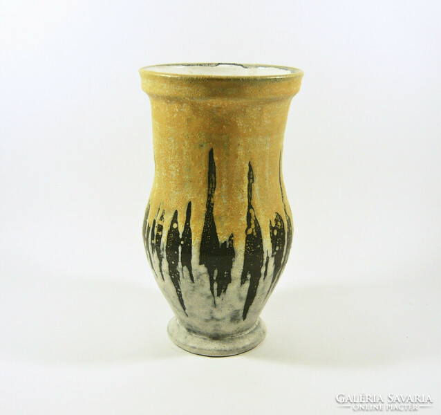 Gorka livia, retro 1960 black and yellow 21.4 Cm artistic ceramic vase, perfect! (G159)