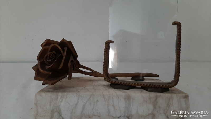 Picture holder, table decoration