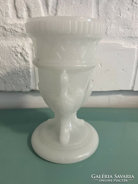 Edward Moore 1880 tejüveg fehér griffes váza
