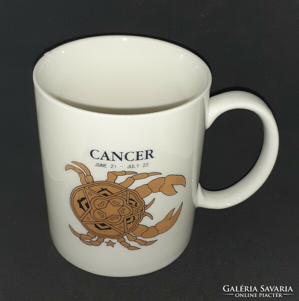 Porcelain mug with star mark, white-gold crab