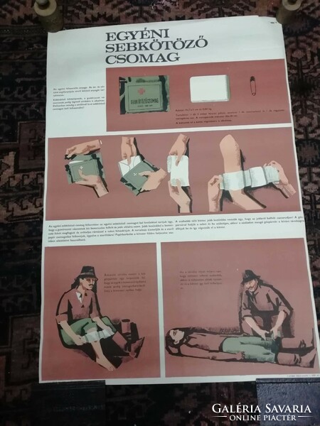 Plakát, propaganda plakát az 1950-es évekből, "Egyéni sebkötöző csomag" hidegháborús plakát