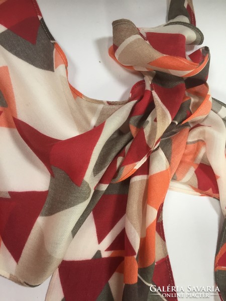 17&Co brand abstract geometric pattern flock scarf